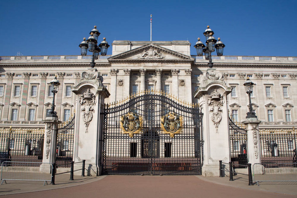 Cool Things to do in London: Buckingham Palace