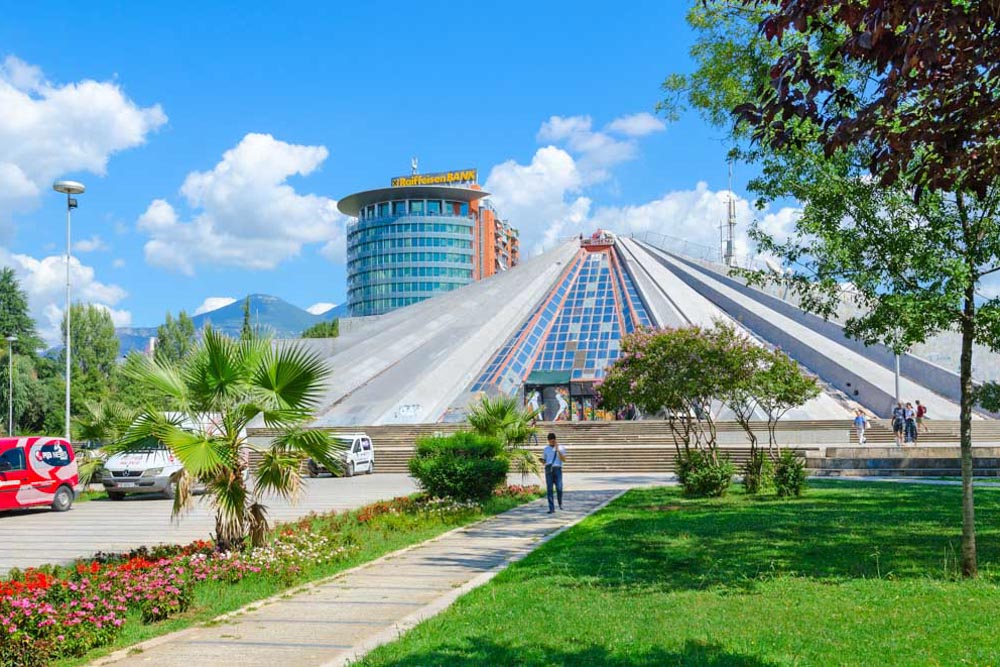 Tirana Bucket List: Piramida