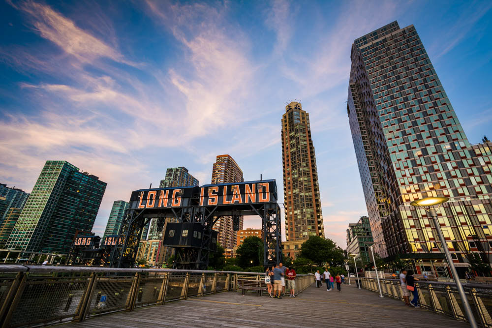 Cool Things to do in Queens: Gantry Plaza State Park