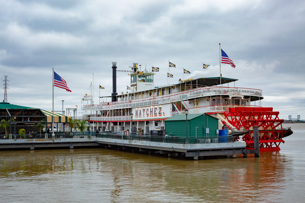 Cool Tours to Book in New Orleans: Scenic Cruise Along the Mississippi River