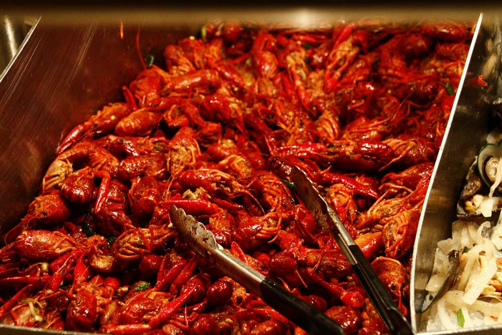 Unique Foods to eat in New Orleans: Boiled Crawfish