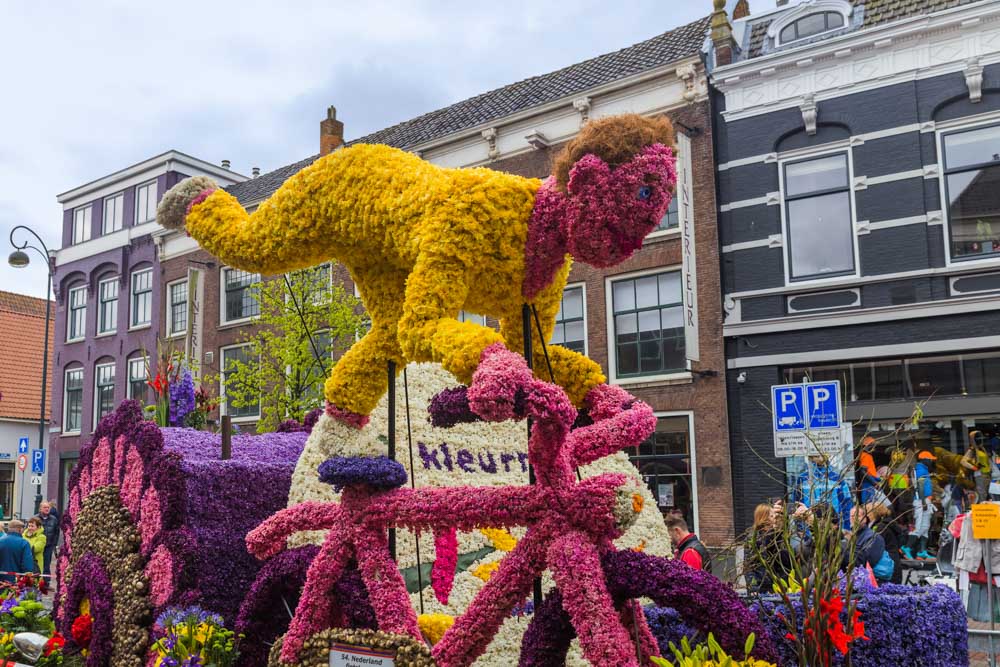 Cool Things to do in Netherlands: Flower Parade