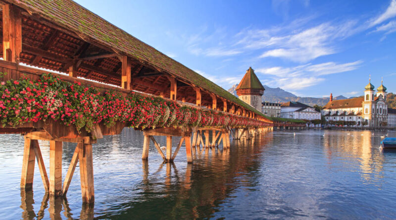 Must do things in Switzerland: Chapel Bridge