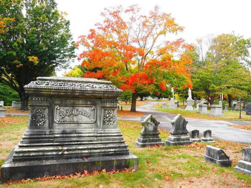 Providence, Rhode Island Things to do: Swan Point Cemetery