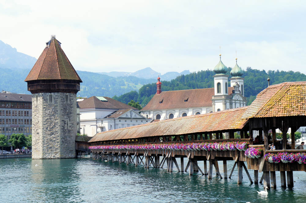 Switzerland Bucket List: Chapel Bridge