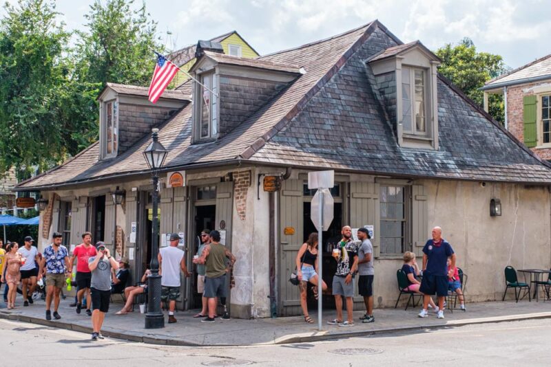 Unique Bars in New Orleans: Jean Lafitte’s Blacksmith Shop
