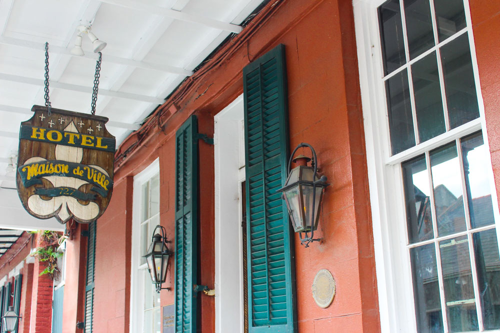 What Bars to try in New Orleans: Peychaud’s