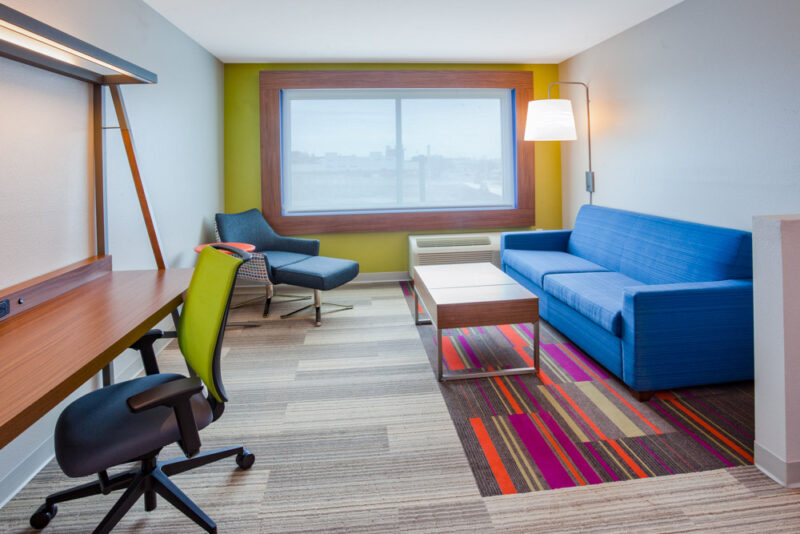 Best Des Moines Hotels: Holiday Inn Express and Suites Des Moines Downtown