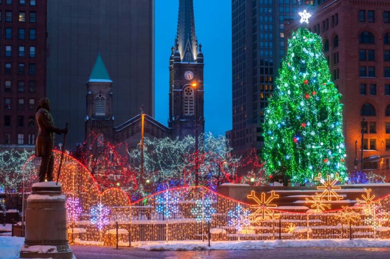 The 15 Best Places to Spend Christmas in the USA – Wandering Wheatleys