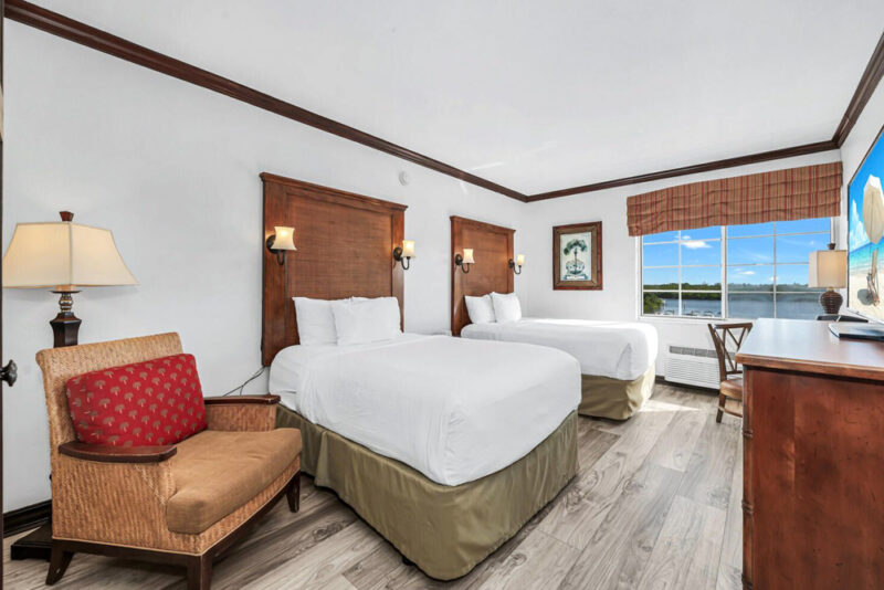 Cool Hotels Naples Florida: Bayfront Inn Fifth Avenue
