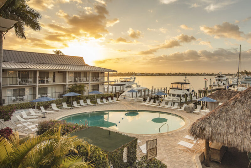 Unique Hotels Naples Florida: Cove Inn on Naples Bay