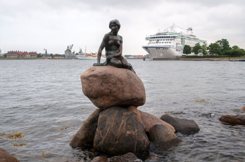 Unique Things to do in Denmark: Little Mermaid Statue
