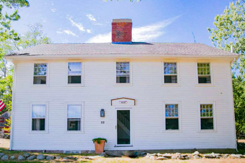 Where to stay in Salem Massachusetts: Cedar Hill Farm B&B