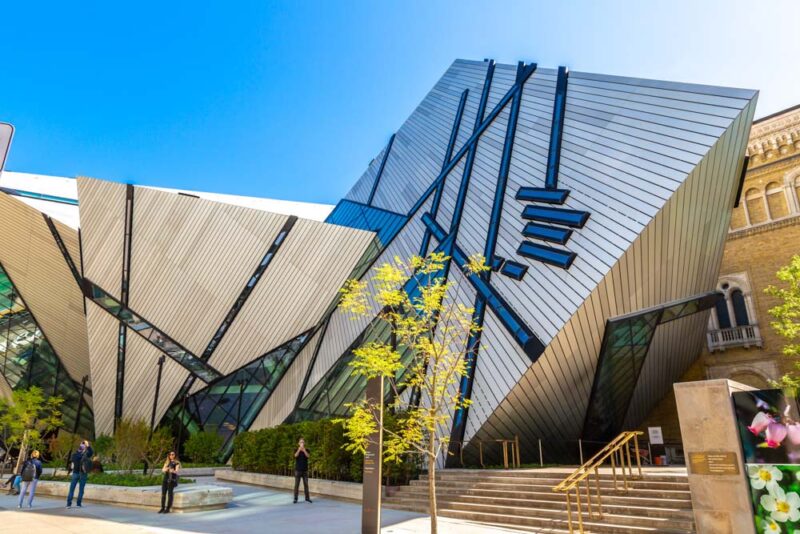 Best Things to do in Toronto: Royal Ontario Museum