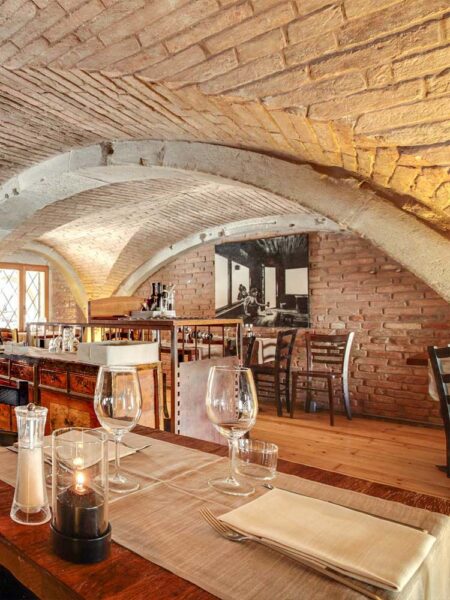 Cool Canalside Bars in Venice: Osteria Bancogiro