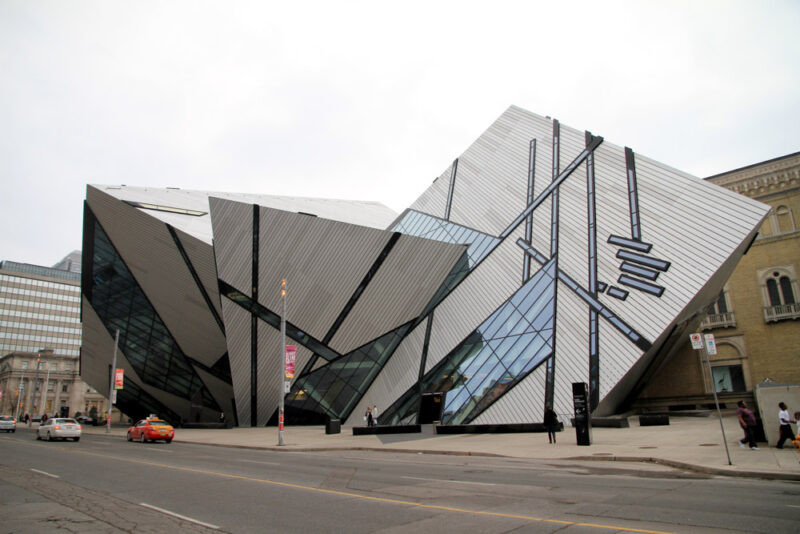 Cool Things to do in Toronto: Royal Ontario Museum