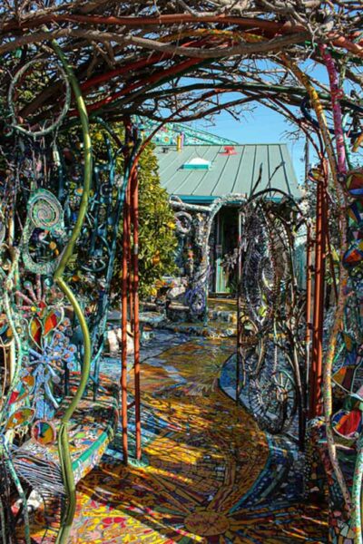 Cool Things to do in Venice Beach, California: Mosaic Tile House
