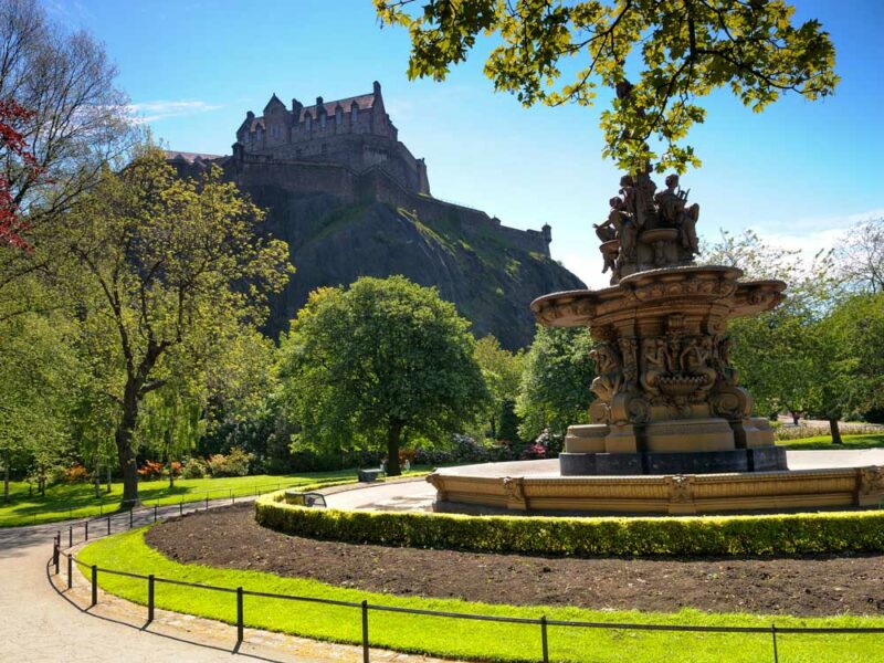 
Getting Around Edinburgh Scotland: The Perfect Weekend Itinerary
