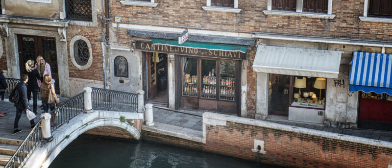 Venice Canalside Bars: Al Bottegon
