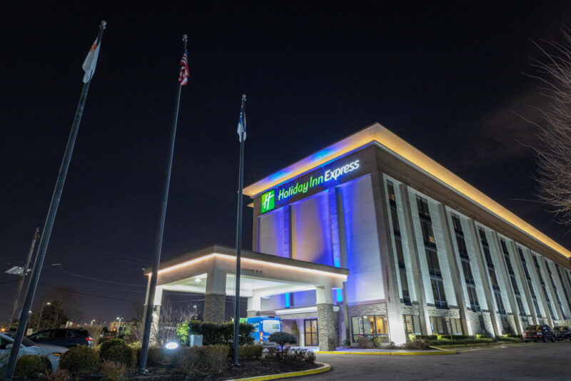 Where to Stay in Newark, New Jersey: Holiday Inn Express - Newark Airport