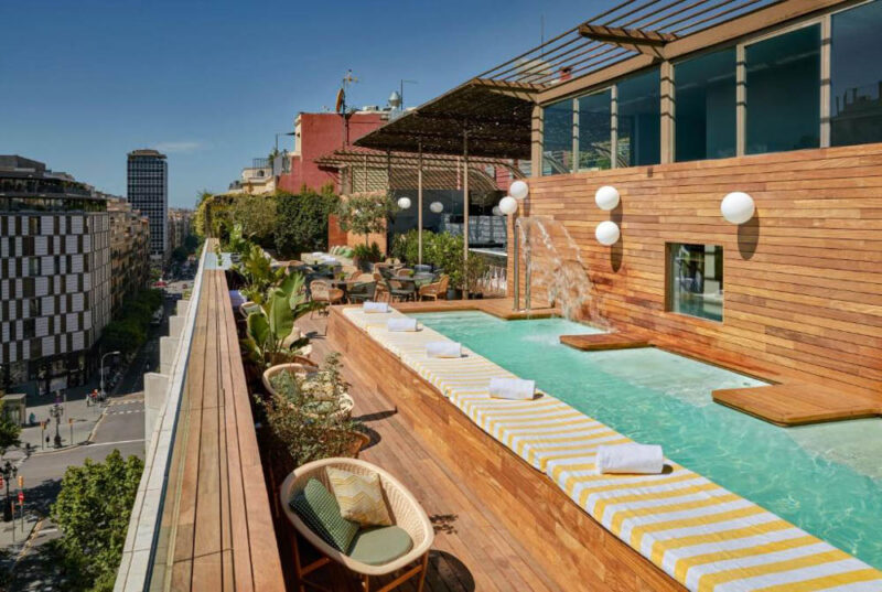 3 Days in Barcelona Itinerary: The Rooftop at Sir Victor