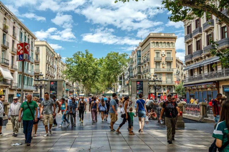 3 Days in Barcelona Weekend Itinerary: La Rambla