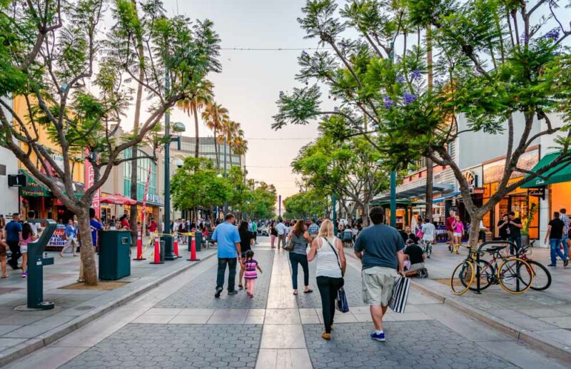 Cool Things to do in Santa Monica: Third Street Promenade