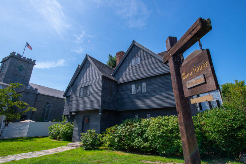 What to do in Massachusetts: Ghost Tour through Salem