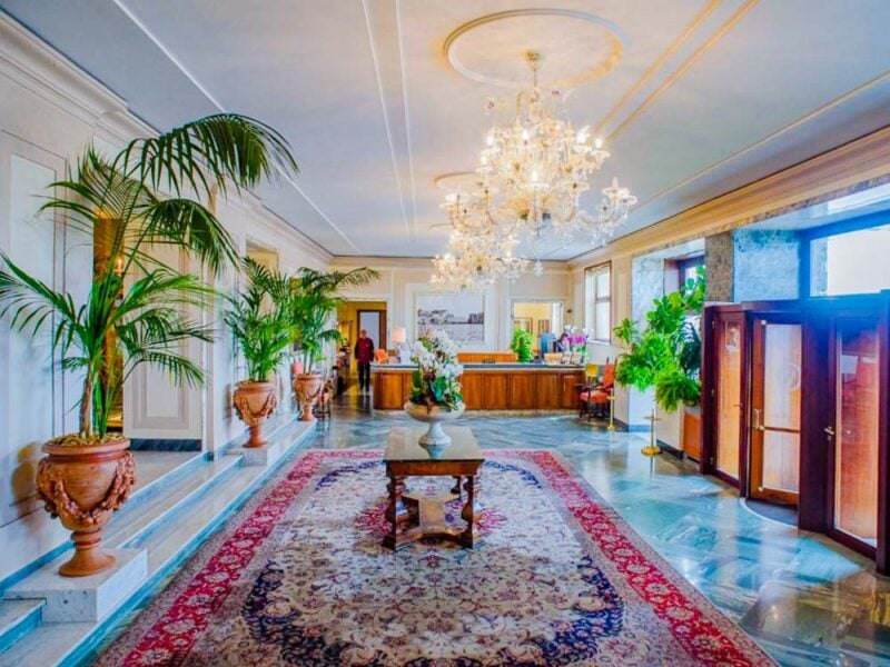 Best Naples Hotels: Grand Hotel Vesuvio