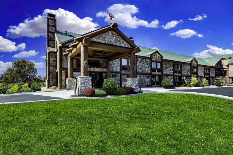Unique Hotels Springfield, Missouri: Bass Pro Shops Angler's Lodge