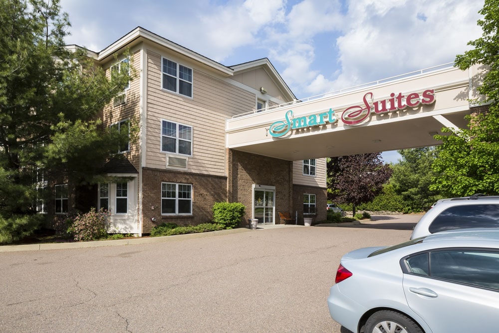 Burlington Boutique Hotels: Smart Suites, Ascend Hotel Collection
