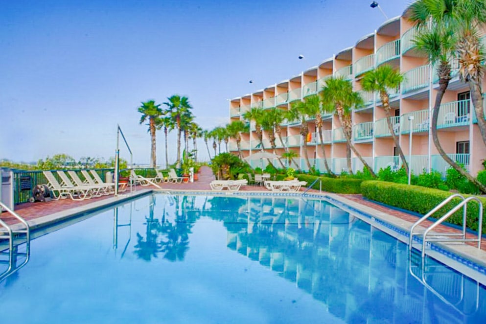 Cool Hotels in Panama City Beach, Florida: Casa Loma