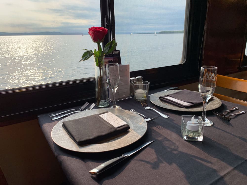 Cool Things to do in Burlington, Vermont: Champlain Valley Dinner Train