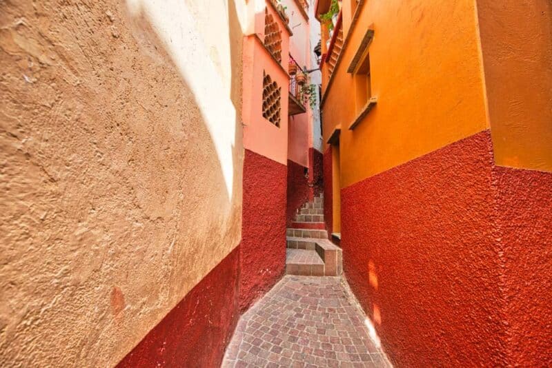Cool Things to do in Guanajuato, Mexico: Alley of the Kiss