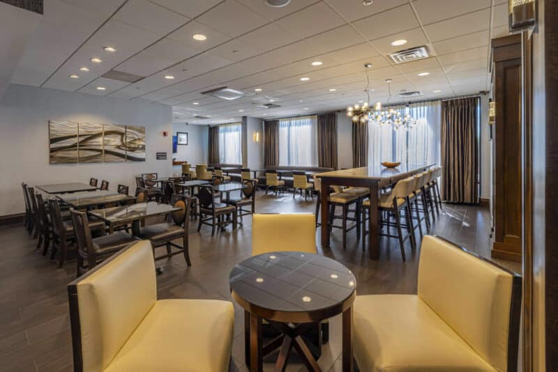 Rutherford Hotels Close to MetLife Stadium: Hampton Inn Carlstadt at the Meadowlands