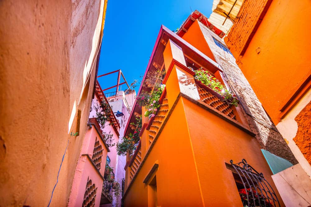 Unique Things to do in Guanajuato, Mexico: Alley of the Kiss