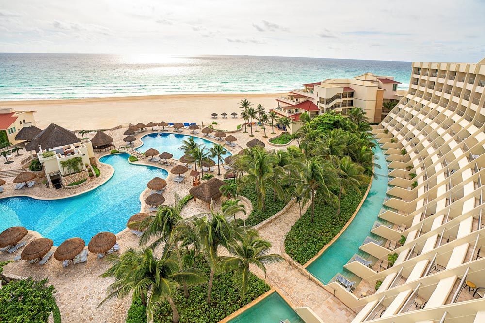 Best Cancun Hotels with Swim-Up Rooms: Grand Park Royal Cancun