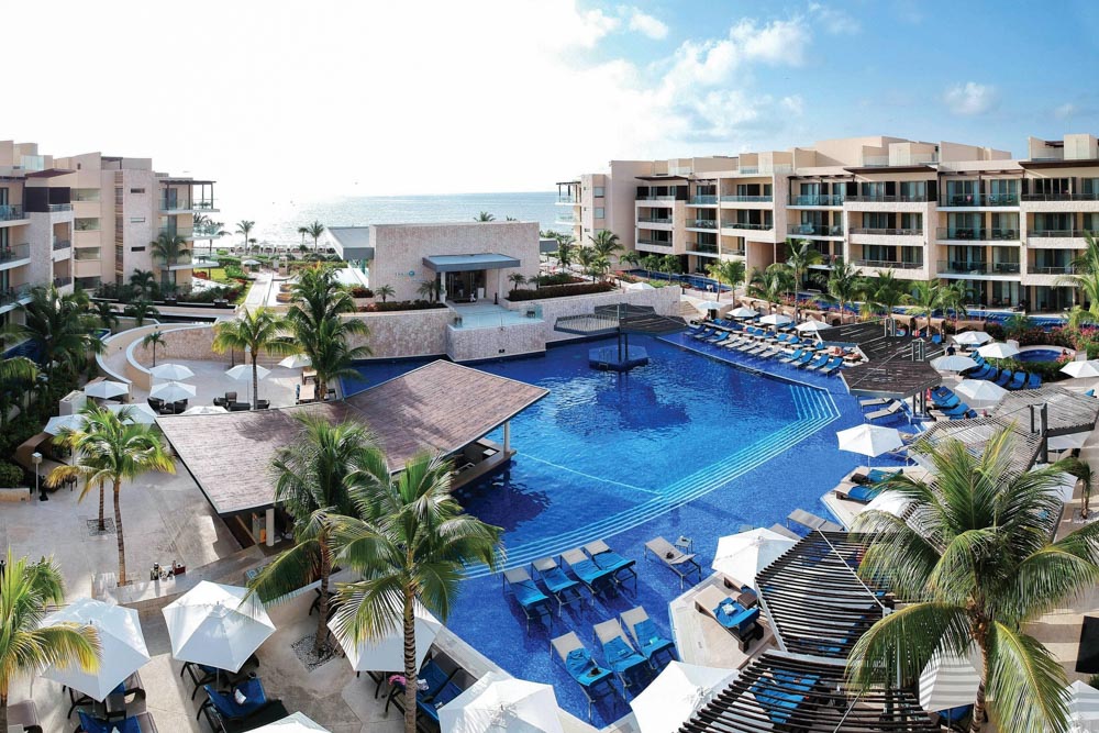 Best Cancun Hotels with Swim-Up Rooms: Hideaway at Royalton Riviera Cancun