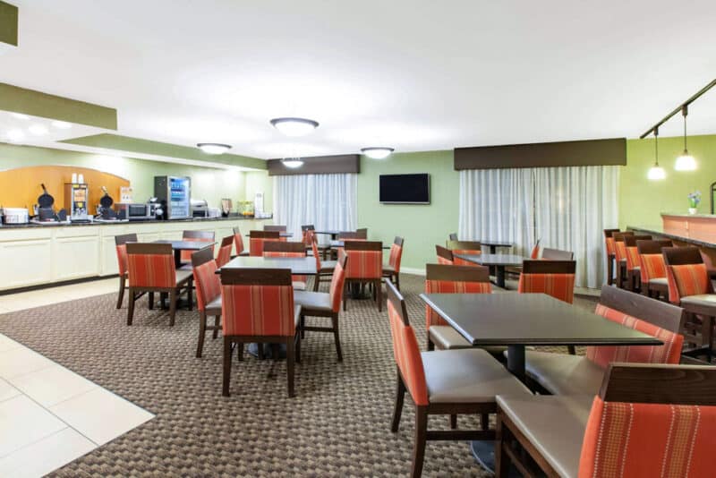 Hershey Hotels Close to Hersheypark: Baymont by Wyndham Harrisburg