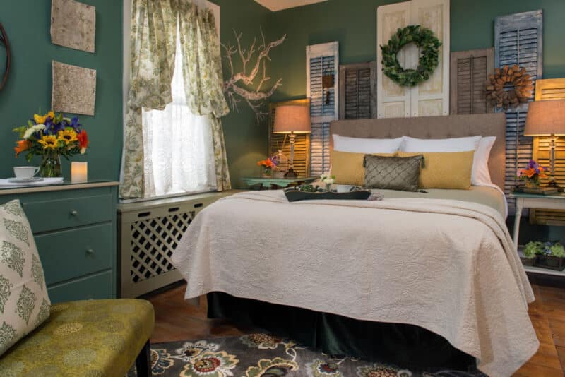 Where to Stay in Hersheypark: 1825 Inn Bed and Breakfast