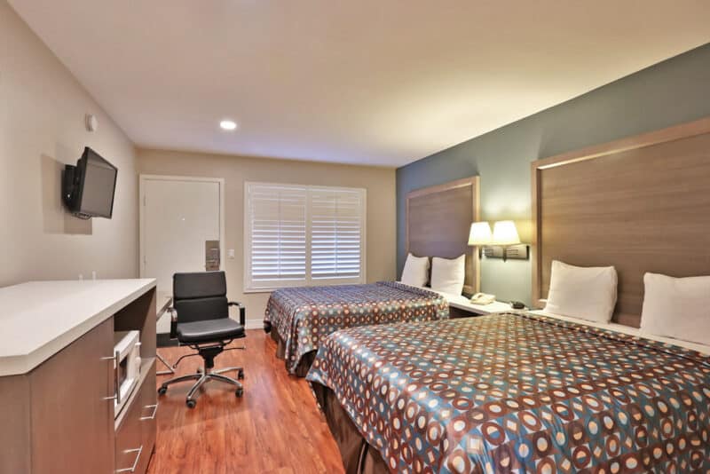 Where to Stay in Knott's Berry Farm: Hotel 414 Anaheim