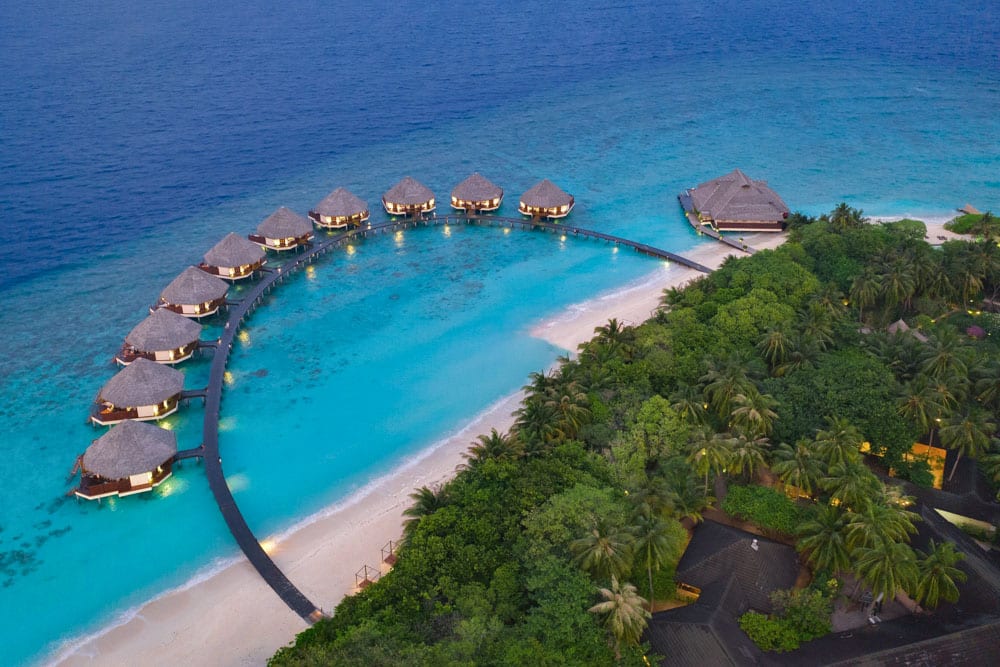 Where to Stay in Maldives with Overwater Bungalows: Adaaran Select Meedhupparu