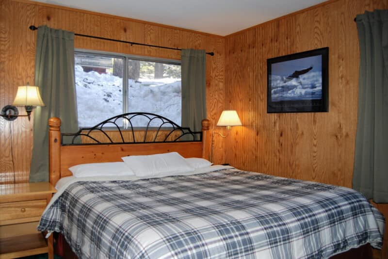 Cool Mammoth Lakes Hotels: Edelweiss Lodge