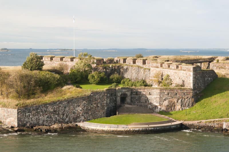 Cool Places to Visit Near Helsinki, Finland: Suomenlinna