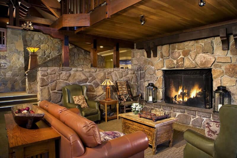 Mammoth Lakes Boutique Hotels: Mammoth Mountain Inn
