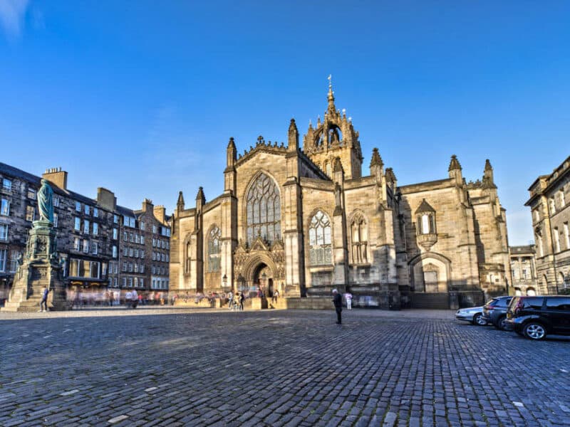 Must Visit Places in Europe in August: Edinburgh
