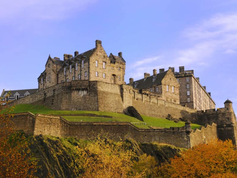 Where to Vacation in Europe in August: Edinburgh