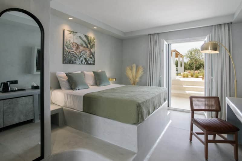 Cool Naxos Hotels: Iphimedeia Luxury Hotel & Suites