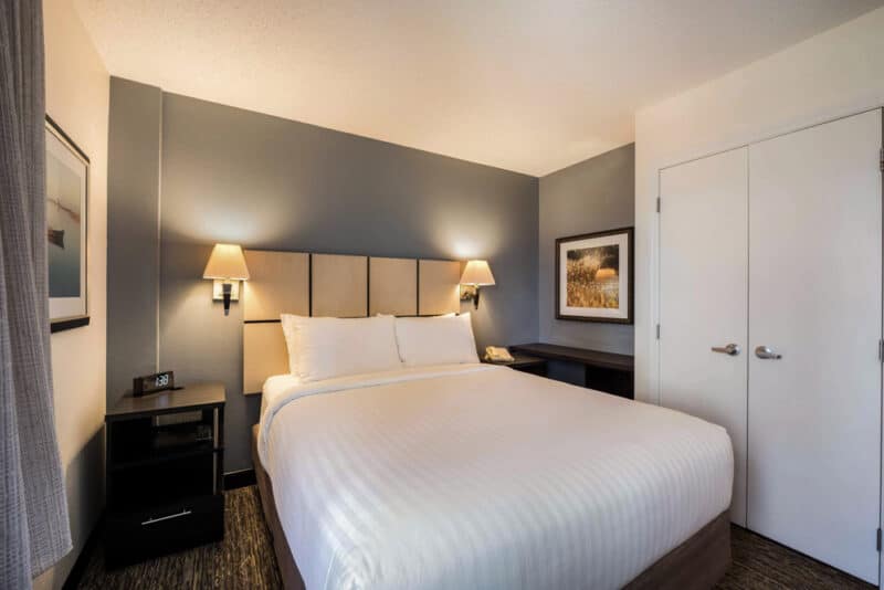 Best Hotels Near AT&T Stadium: Sonesta Simply Suites Arlington