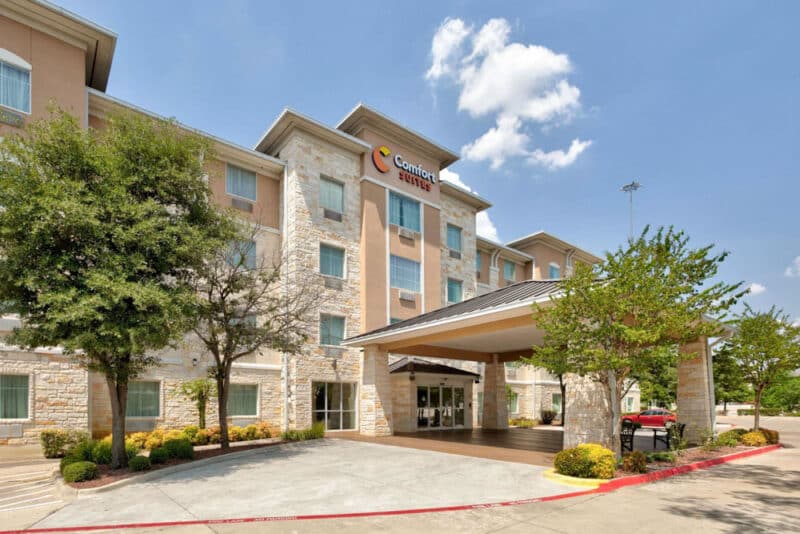Where to Stay Near AT&T Stadium: Comfort Suites Arlington - Entertainment District